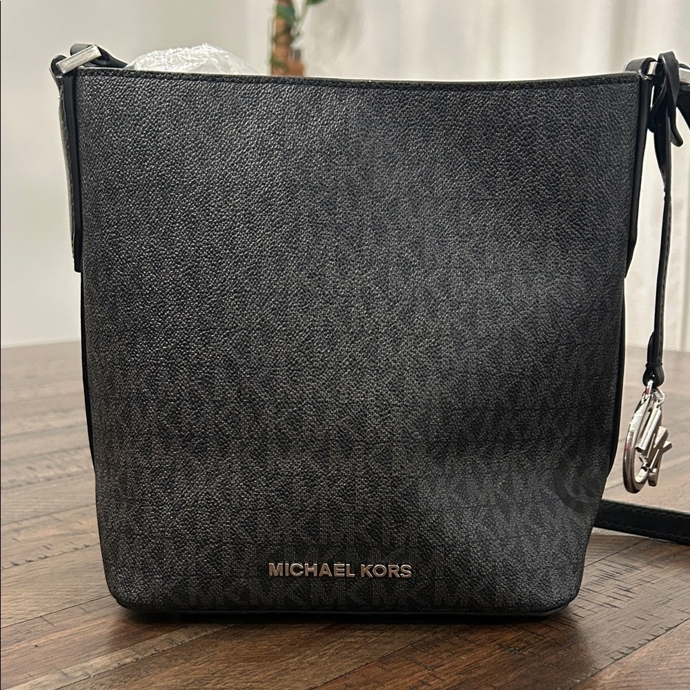 Michael Kors Black Signature Crossbody bucket Bag